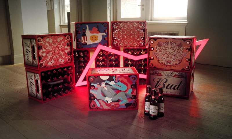 Bud kratten met cover art karton erop